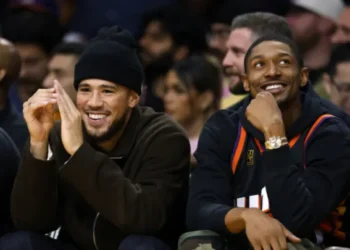 $13M Paycheck May Be Holding Up Suns Buyout For Shooting Guard