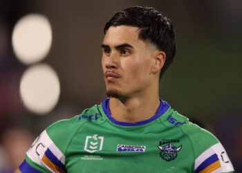 Canberra Raiders coach Ricky Stuart and CEO Don Furner have confirm the re-signing of halfback to a shocking $1.8 million deal