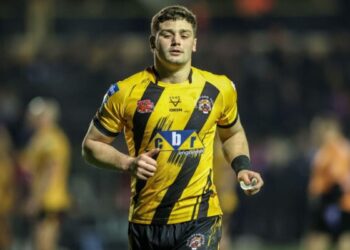 JUST IN: Castleford Tigers coach confirms exit of wing star with 13 tries in 28 appearances and offers injury update amid broken arm fears