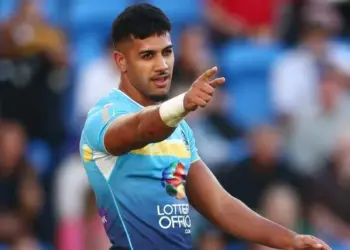 New Zealand Warriors have swiftly boosted their outside back stocks with the official signing of Gold Coast Titans winger 