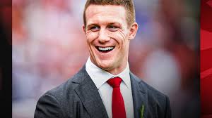 St George Illawarra Dragons legend quits board to take up major new role at the club