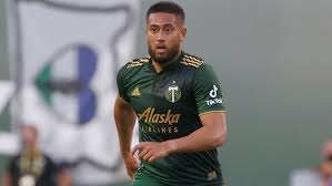 Wellington Phoenix signs 30-year-old New Zealand international defender through to the end of the 2027-28 season