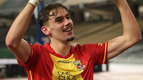 Stoke City confirms the signing of Go Ahead Eagles striker after record amount