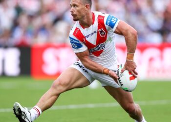 St George Illawarra Dragons open extension talks with veteran star hooker after a 240-game NRL career