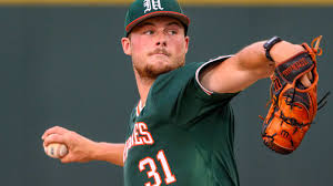 White Sox acquire right-hander from Boston for pitching prospect