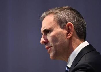 Australia urged to prepares for oil prices above US$120 a barrel as diesel passes $3 a litre nationwide