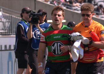 Rabbitohs fullback ends early with serious injury against the Raiders
