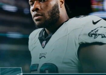 🚨 EAGLES INJURY ALERT: Tyler Steen Heads to Medical Tent With Arm Injury as Philadelphia’s Injury Crisis Worsens