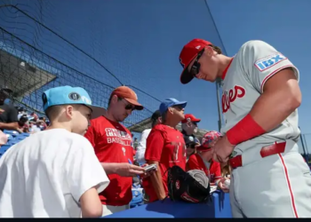 PHILLIES FACE A TOUGH TREA TURNER DECISION AS AIDAN MILLER’S EMERGENCE COULD SHAKE UP THE INFIELD